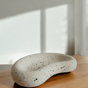 Tavă din ciment semilunar cu finisaj nisipos - accesorii nuntă - materiale decor pentru nuntă - decorațiuni pentru masa de nuntă  - Artynos.ro