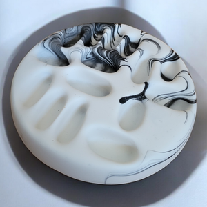 Tavă ovală Nor din Jesmonite marmorat + Suport pentru inele Jesmonite - accessorii și unelte - accesorii pentru bijuterii - Artynos.ro