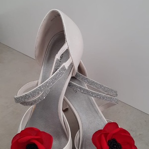 Set Accesorii - brosa/agrafa si clipsuri de pantofi Maci Rosii - Artynos.ro