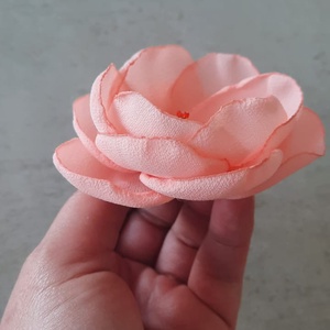 Broșă/agrafă Peach Blossom - bijuterii - broșe - Artynos.ro