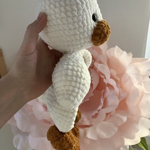 Chenille croșetat rață doggy style - jucării și echipamente pentru copii - plușuri - păsări de pluș - Artynos.ro