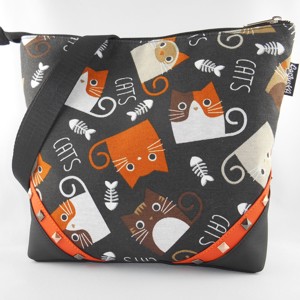 Side sac cu pisoi pe fundal negru, , , ARTYNOS