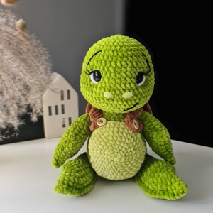 Țestoasă croșetată cu hăinuțe - jucării și echipamente pentru copii - plușuri - figurine de pluș - Artynos.ro