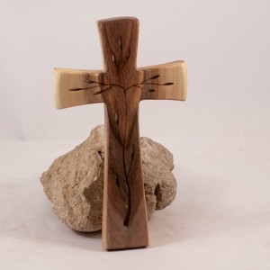 Cruce din lemn modelată, cruce de perete -  - Artynos.ro