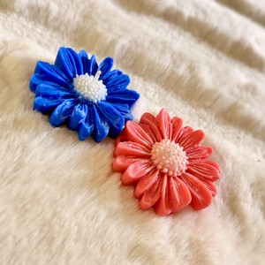 Lumanare in forma de floare din ceara de soia - Artynos.ro