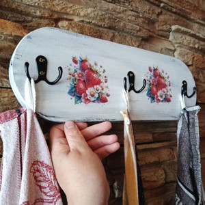 Mânere de bucătărie din lemn în stil vintage cu model de căpșuni -  - Artynos.ro