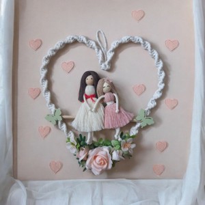 Makramé Cadou sincer de Ziua Mamei - mamă și fiică cu decor de flori de piersic -  - Artynos.ro