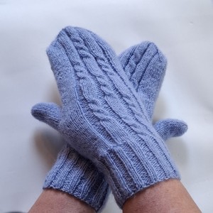 Manusi tricotate manual cu un singur manson - Artynos.ro