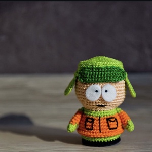 Papusa crosetata Kyle Broflovski (South Park) - Artynos.ro