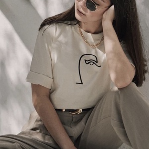 Tricou unisex brodat manual, Îmbrăcăminte și modă, Haine damă, Tricou și top de damă, Broderie, ARTYNOS