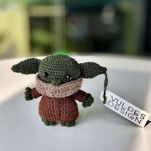 Papusa crosetata Baby Yoda - Artynos.ro