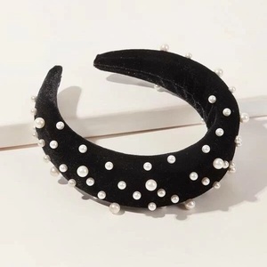 Bentita cu perle cusute manual - accesorii nuntă - ornamente de păr de nuntă - coroană de cap mireasă - Artynos.ro