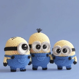 Papusa crosetata Minions - Artynos.ro