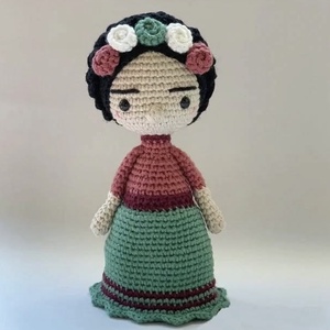 Papusa crosetata Frida Kahlo - jucării și echipamente pentru copii - plușuri - păpușă croșetată, păpușă de pluș - Artynos.ro