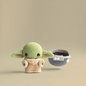 Papusa crosetata Baby Yoda - jucării și echipamente pentru copii - plușuri - păpușă croșetată, păpușă de pluș - Artynos.ro