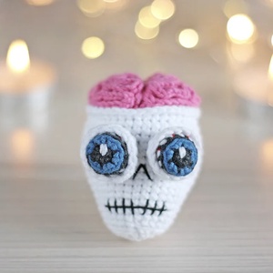 Breloc crosetat Skull - geantă și husă - accesorii genți - breloc - Artynos.ro