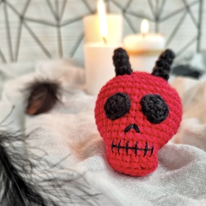 Breloc crosetat Skull - geantă și husă - accesorii genți - breloc - Artynos.ro