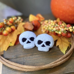 Breloc crosetat Skull, Geantă și husă, Accesorii genți, Breloc, Croșetat, Breloc crosetat manual. Este umplut cu vatelina hipoalergenica. Recomandam spalarea manuala la 30 g..., ARTYNOS