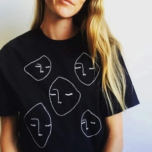 Tricou unisex brodat manual - Artynos.ro