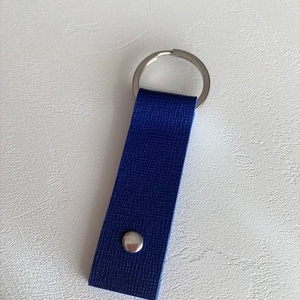 Breloc din piele naturala - geantă și husă - accesorii genți - breloc - Artynos.ro