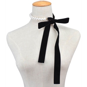 Colier-choker statement perle - Artynos.ro