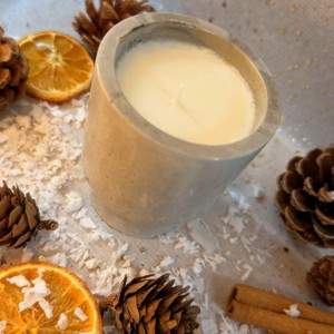 Lumanare parfumata cu mere si scortisoara - Artynos.ro