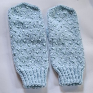 Mănuși tricotate manual cu împodobire cu mărgele -  - Artynos.ro