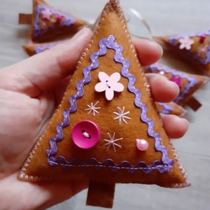 Ornamente din fetru cu model de turtă dulce -  - Artynos.ro