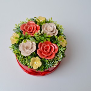 Cutii cu trandafiri, buchet de flori din ceramica, buchet de trandafiri - Artynos.ro
