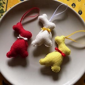 Trei iepurași, iepurași de Paște din lână -  - Artynos.ro