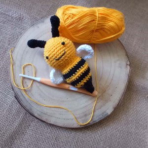 Albină de croșetat, Jucării și echipamente pentru copii, Plușuri, Figurine de pluș, Croșetat, ARTYNOS