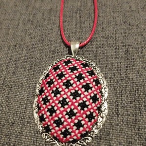 colier brodat cruce cu motiv popular, , , ARTYNOS