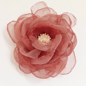 Floare rosu-inchis din organza pentru par - îmbrăcăminte și modă - accesorii păr - flori pentru păr - Artynos.ro