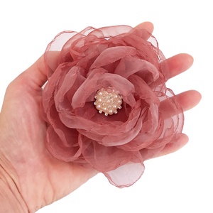 Floare rosu-inchis din organza pentru par - îmbrăcăminte și modă - accesorii păr - flori pentru păr - Artynos.ro