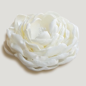 Floare alba din satin pentru par - accesorii nuntă - ornamente de păr de nuntă - accesorii păr nuntă - Artynos.ro