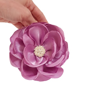 Floare roz din satin pentru par - îmbrăcăminte și modă - accesorii păr - accesorii de păr - Artynos.ro