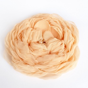 Floare culoarea piersicii din chifon pentru par - îmbrăcăminte și modă - accesorii păr - accesorii de păr - Artynos.ro