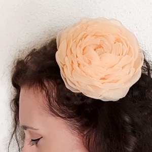 Floare culoarea piersicii din chifon pentru par - îmbrăcăminte și modă - accesorii păr - accesorii de păr - Artynos.ro