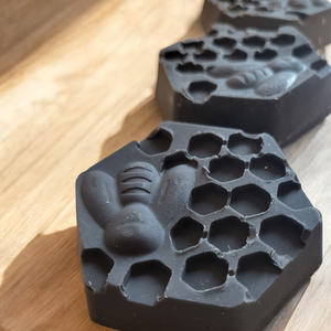 Sapun natural cu carbune activ si arbore de ceai pentru tenul acneic, Igiena si Infrumusetare, Sapunuri si articole de igiena, Gel de dus, Fabricarea cosmeticelor, ARTYNOS