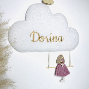 Decoratiune de perete personalizata cu nori de miel brodati si papusa macramé cu balansoar optionala, , , ARTYNOS