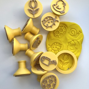 Set de ștampile și forme pentru prăjituri de Paște � Iepuraș, Puișor, Fluture, Gărgăriță și multe altele � 12 piese - jucării și echipamente pentru copii - puzzle, jocuri puzzle - puzzle cu forme - Artynos.ro