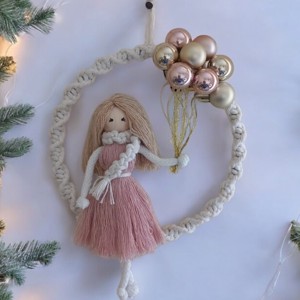 Decorare usa de iarna, papusa macramé cu bile, , , Decoratiune de iarna pentru usa sau decoratiune de perete, papusa macramé cu esarfa din fire recicl..., ARTYNOS
