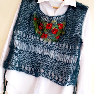 Vesta tricotata și impaslita cu maci de lana  - îmbrăcăminte și modă - haine damă - tunică - Artynos.ro