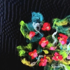 Poncho cu flori impaslite  - îmbrăcăminte și modă - haine damă - poncho - Artynos.ro