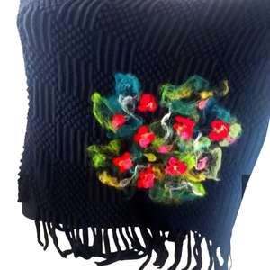 Poncho cu flori impaslite  - îmbrăcăminte și modă - haine damă - poncho - Artynos.ro