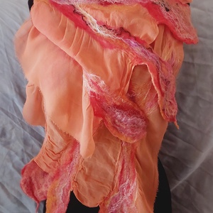 Eșarfă de mătase naturala împaslita  - îmbrăcăminte și modă - eșarfe, pălării, fularuri - căciulă - Artynos.ro