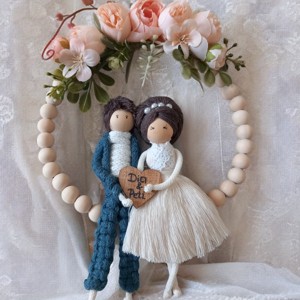 Cadou de nunta - Cuplu Makramé cu vasc pe cercei, flori elegante de piersici, , , Decoratiune de perete macramé personalizabila pentru cuplul de logodna - Specialitate handmade pent..., ARTYNOS