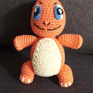 Figurină Charmander - jucării și echipamente pentru copii - plușuri - personaje de basm din pluș - Artynos.ro