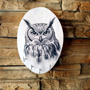 Breloc de perete din lemn cu bufnita, , , Breloc de perete din lemn cu bufnita .
Dimensiune aprox.: 21*14 cm.
Grosime:2.5 cm.
Cu 5 carlige me..., ARTYNOS
