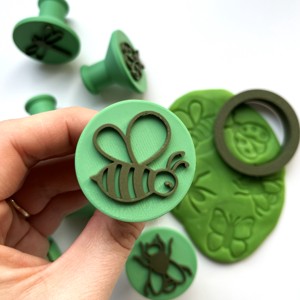 Set de ștampile și forme pentru fursecuri Gândaci și insecte de Gyurma � Fluture, Albinuță, Gărgăriță, Păianjen etc. -  - Artynos.ro